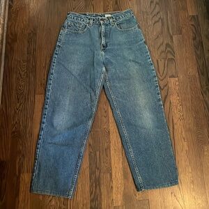 Vintage Levi’s 560 loose fit straight leg jeans, 100% cotton, size 6 reg S